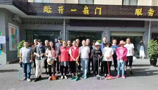 云南源能矿山建设有限公司党委开展“双报到双效劳双报告”自愿效劳活动