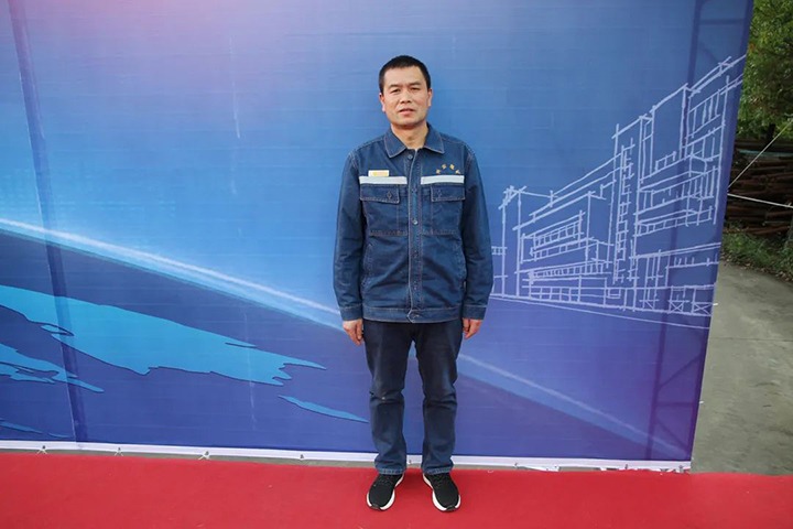 推行职责，，，，，勤于贡献——省十八届职工职业手艺大赛瓦斯检查工手艺状元吕茂飞在通俗岗位谱写新篇章