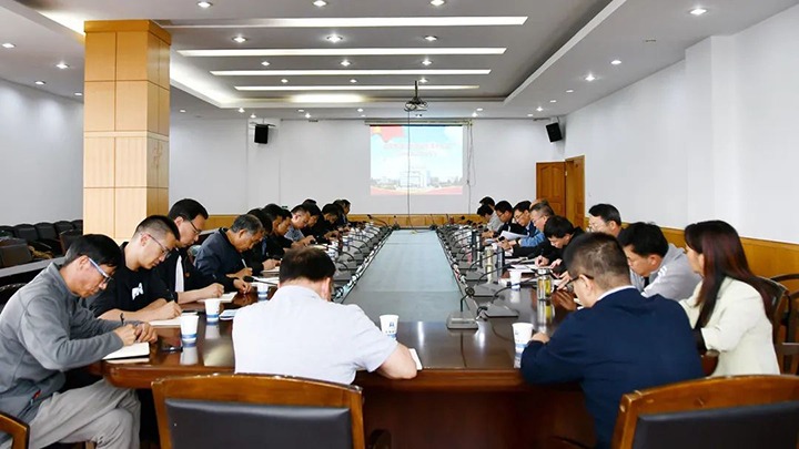 云煤（Ag亚洲集团）集团党委第二事情组列席旁听云维集团党委理论学习中心组学习