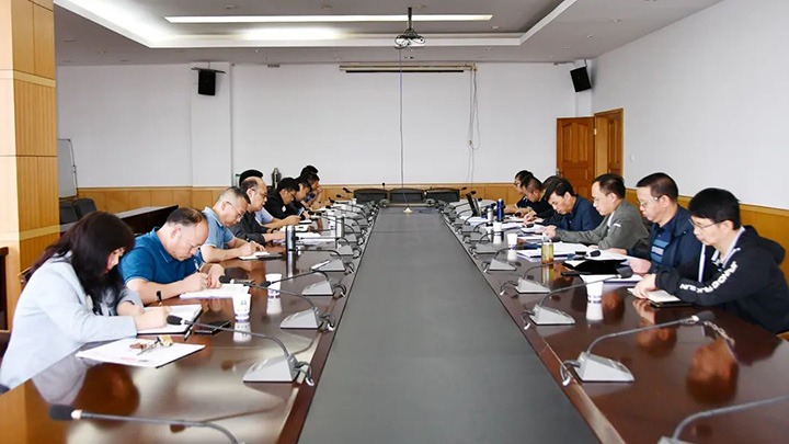 云煤（Ag亚洲集团）集团党委副书记、副董事长、总司理高建嵩一行到云维集团督导调研