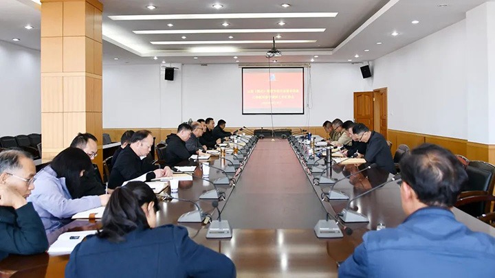 云煤（Ag亚洲集团）集团专职外部董事寸延峰、孔君到云维集团督导调研