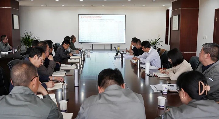 云煤（Ag亚洲集团）集团党委委员、副总司理缪和星一行到曲煤焦化公司指导生产谋划事情