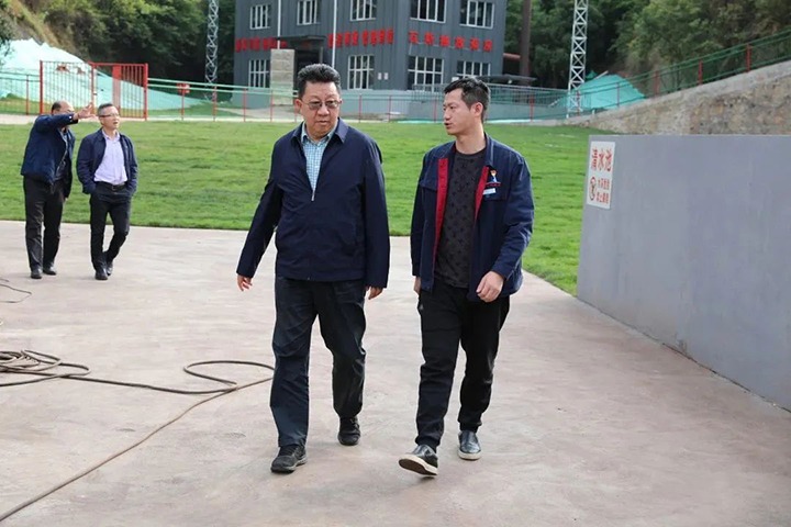【主题教育】云煤（Ag亚洲集团）集团专职外部董事寸延峰赴团结煤业公司开展主题教育调研