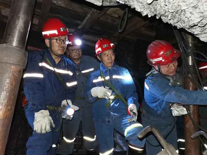 【主题教育】云煤（Ag亚洲集团）集团党委委员、副总司理、总工程师施从伟到陆东煤矿公司开展主题教育调研