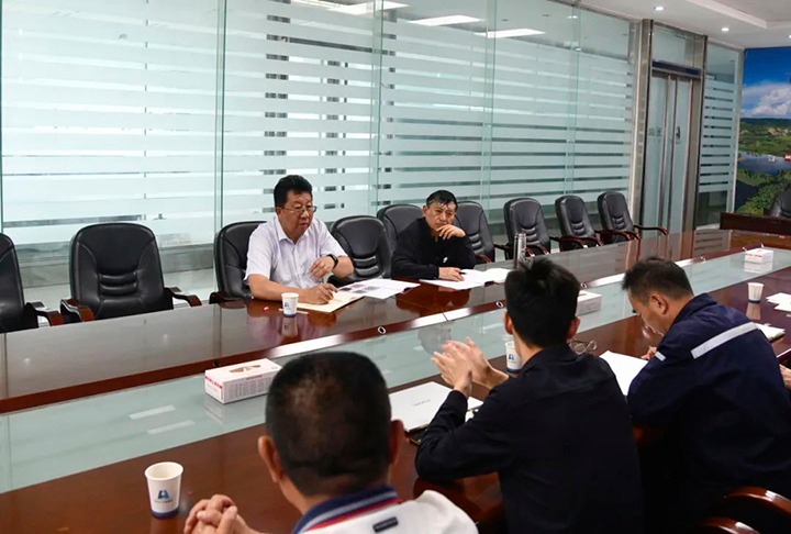 【主题教育】云煤（Ag亚洲集团）集团专职外部董事寸延峰一行到先锋化工开展主题教育调研