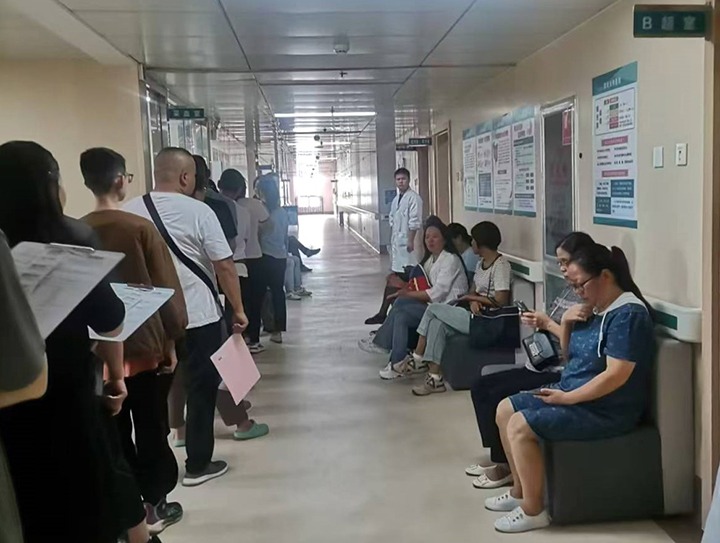 心系职工送康健 组织体检暖人心——可保煤矿公司开展职工康健体检活动