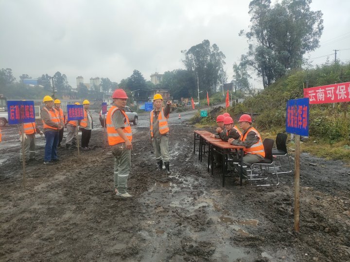 应急始于心，，，，，，提防始于行——可保煤矿公司开展火灾专项应急预案演练