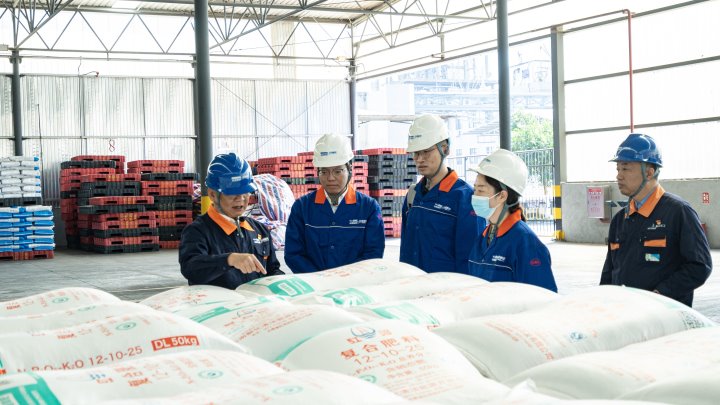 党建引领促生长，，，，，，产融协同谱新篇——云南解化与云能资源开展党建联建活动