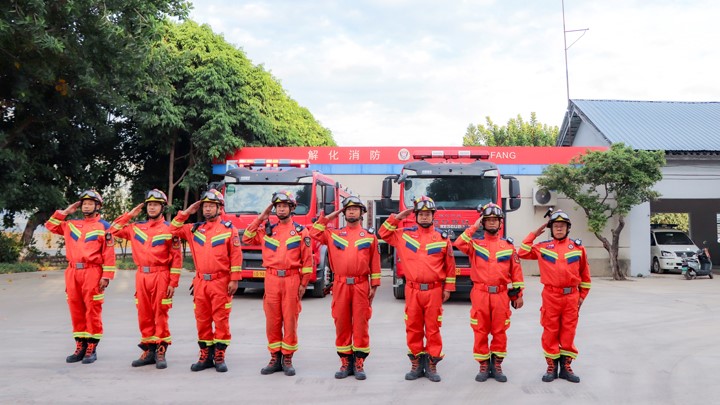 云南解化消防队整体照片.jpg